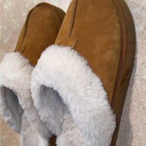 Cozy Tan Shearling Women's Slippers